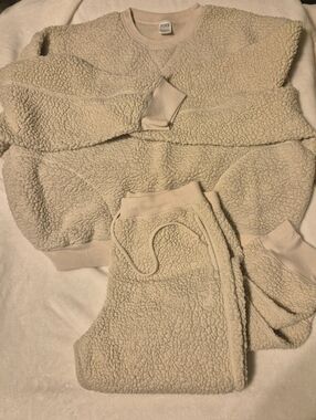 Cozy Cream Sherpa Sweatshirt & Jogger Set